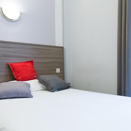 Panam Hotel Paris Gambetta- Place Gambetta-Mairie Du 20 Emme Экстерьер фото